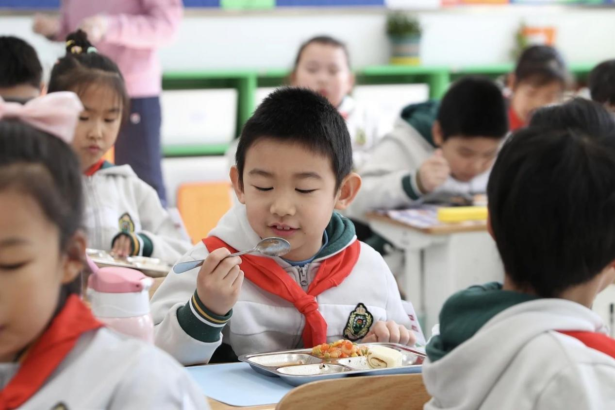 校园配餐领域首个国家标准发布，全链条筑牢食品安全防线
