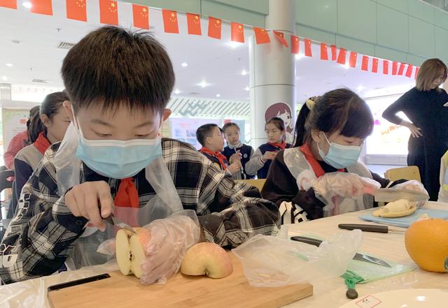 1652668377883773.jpeg 劳动6.jpeg