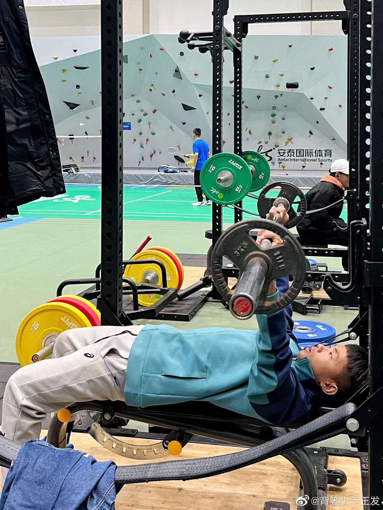 1670822967189005.jpg 5b47a9f498316bb4d810b9203333cbb.jpg